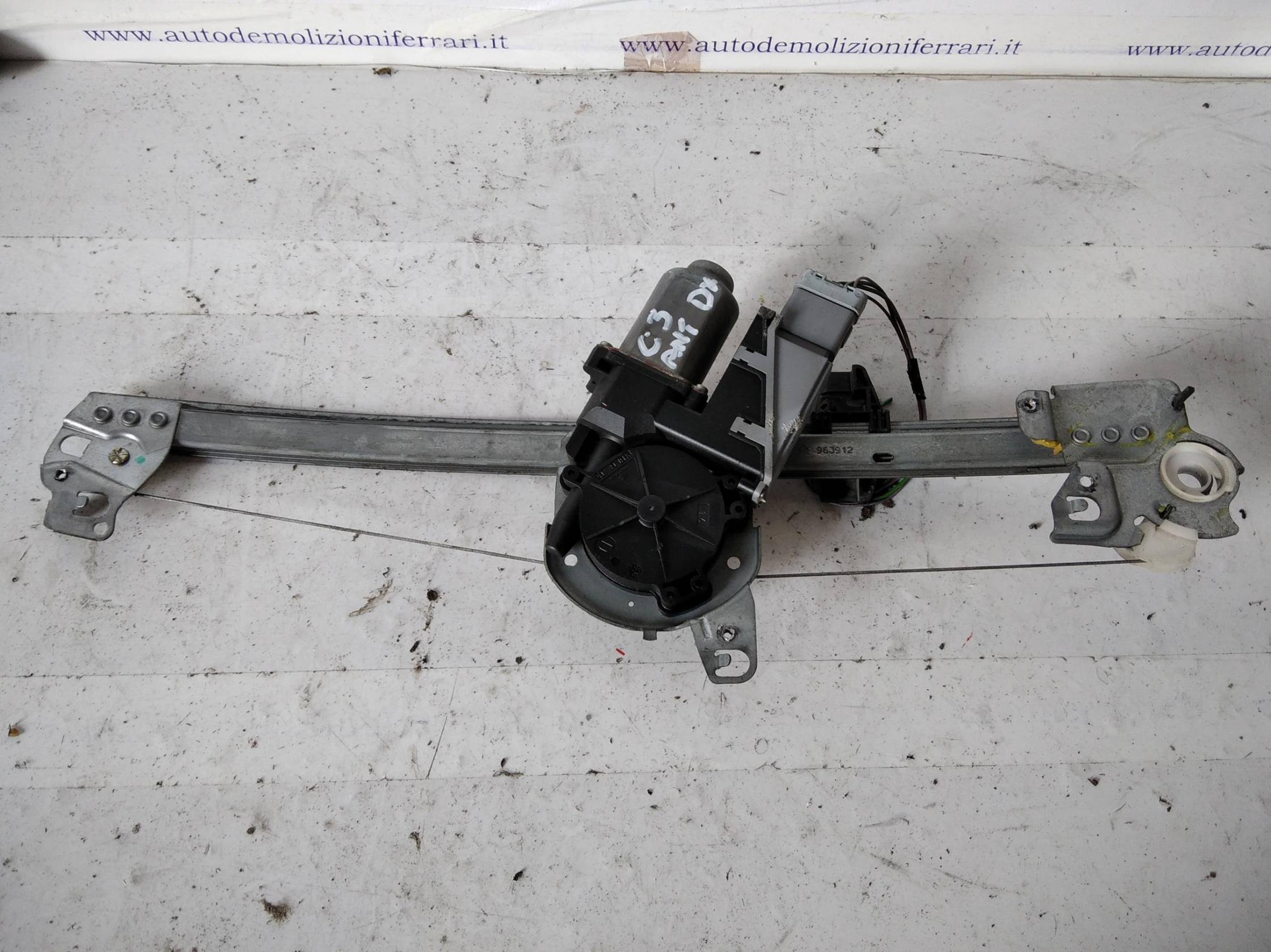 Alzacristallo elettr. porta ant. dx.